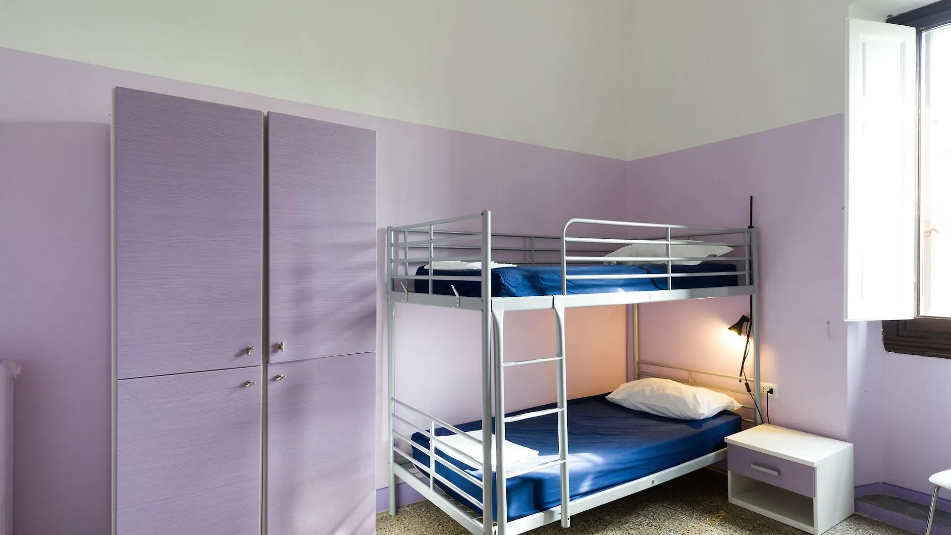 Hostel 7 Santi Firenze 0*,  Italien