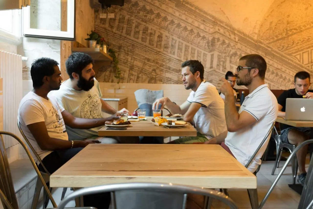 Hostel 7 Santi Firenze 0*,  Italien