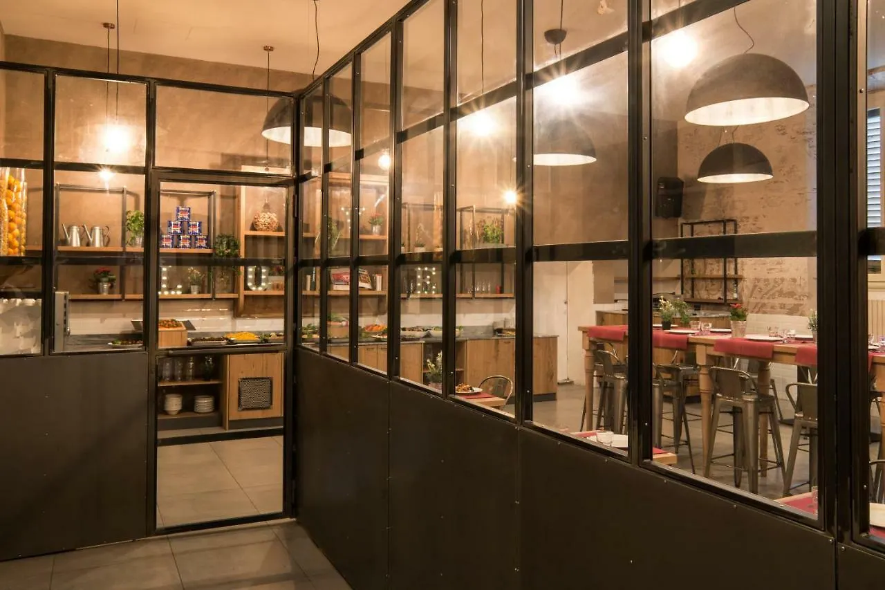 Hostel 7 Santi Florence