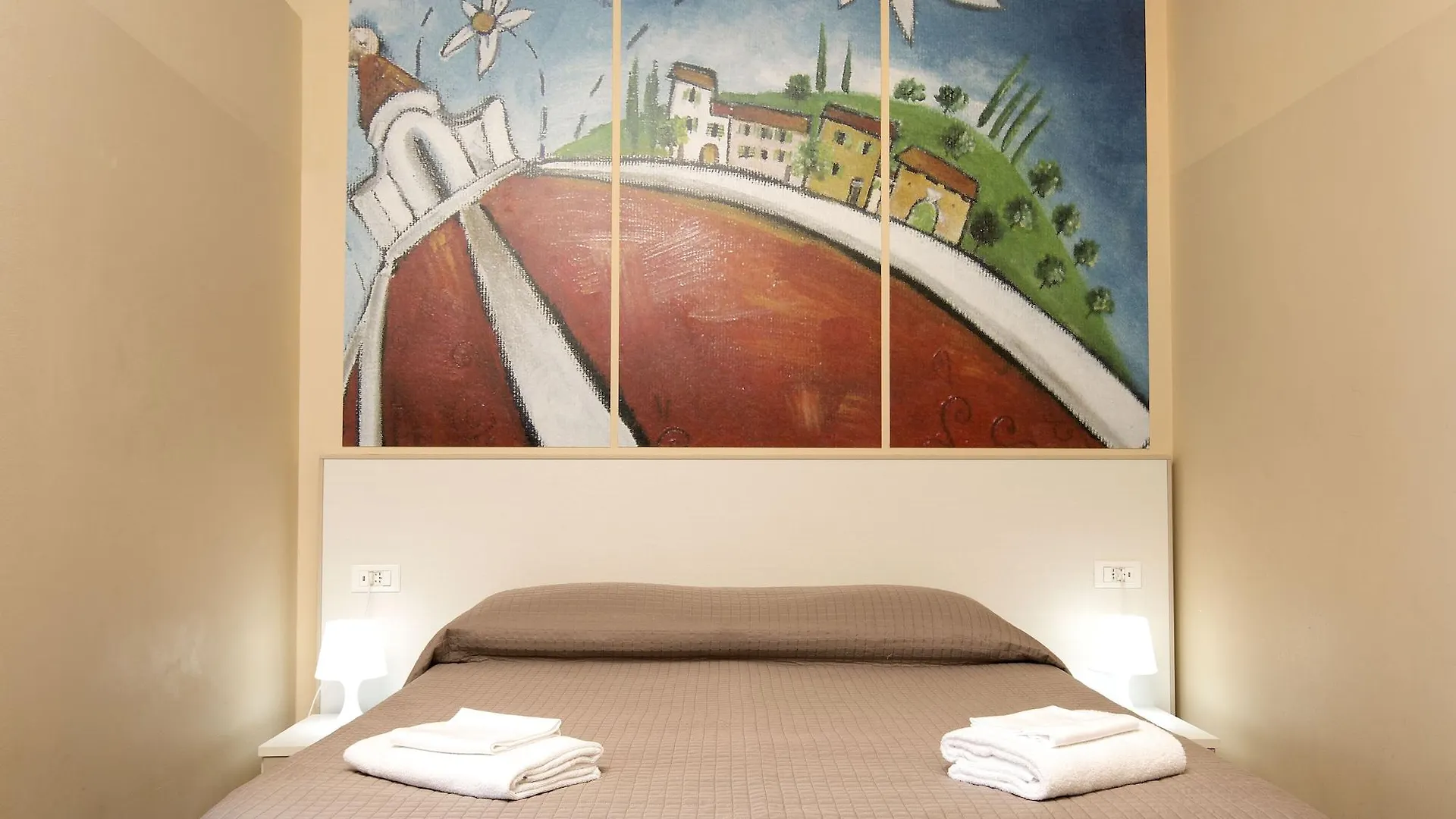 Hostel 7 Santi Florence