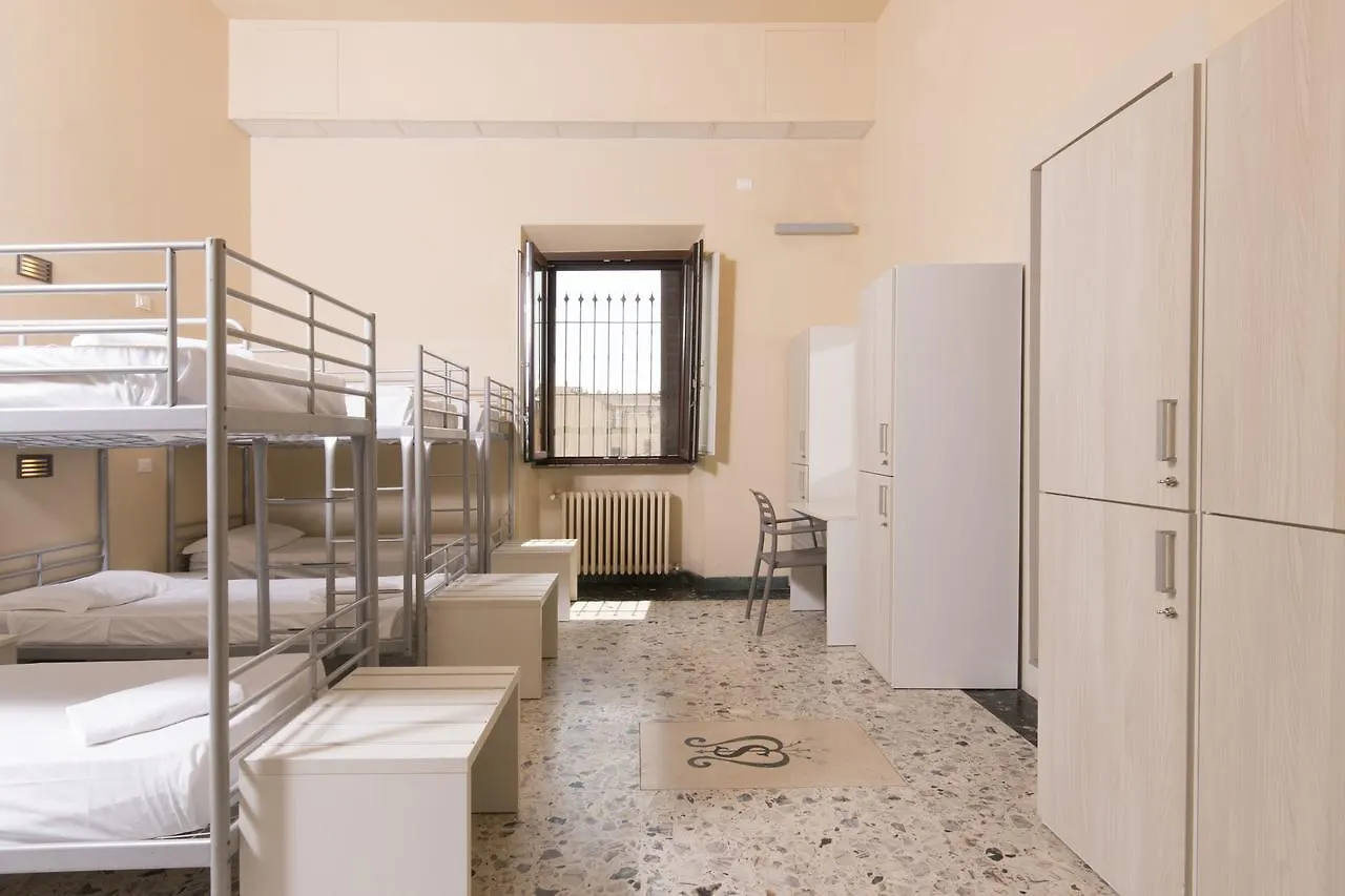 Hostel 7 Santi Florence Italy